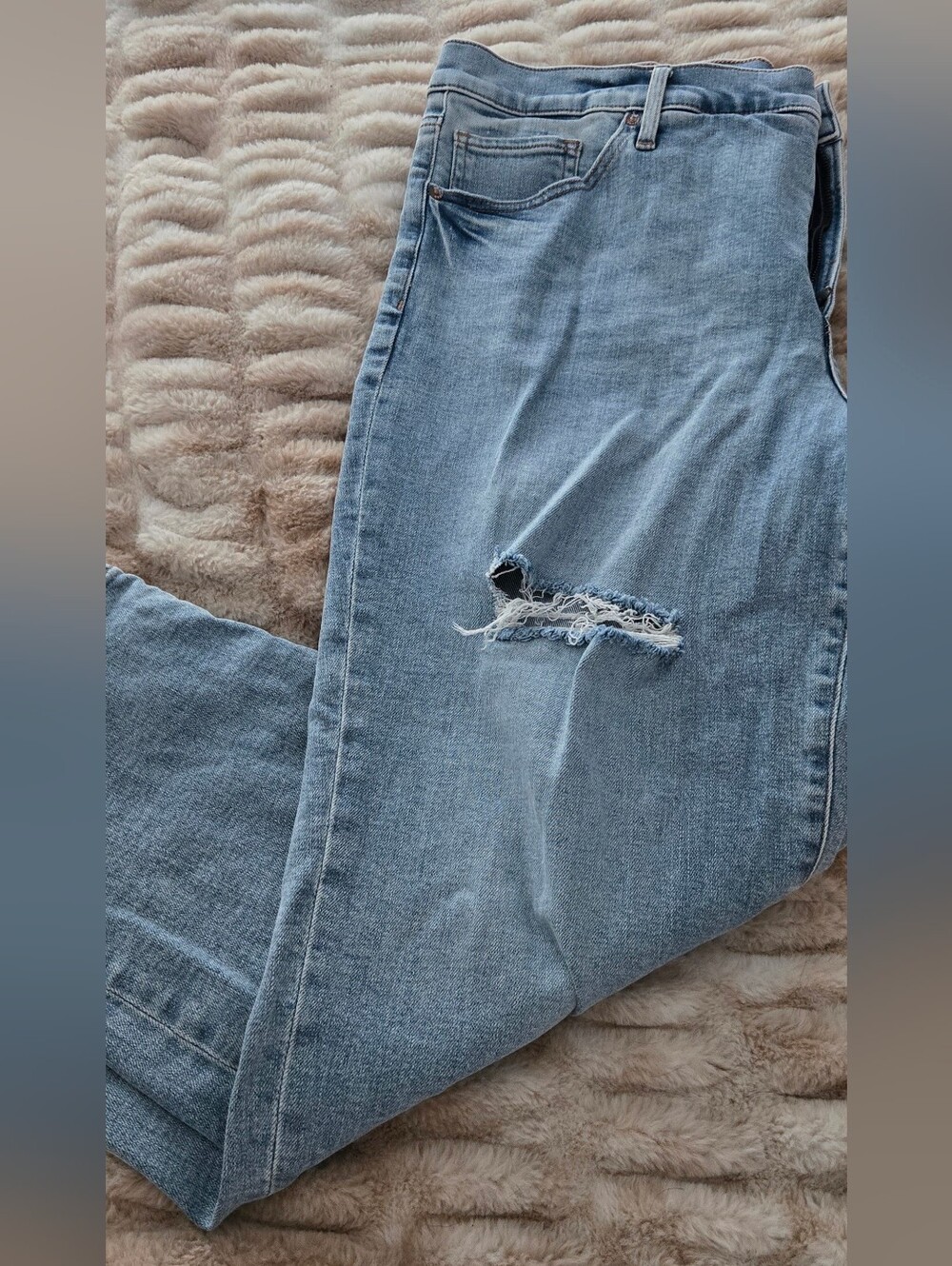 Express Womens Light Blue Ripped Relaxed Jeans
